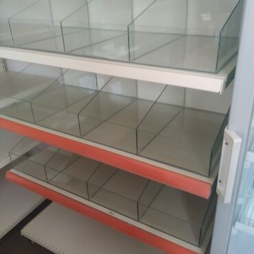 Mebellərin yığılması: Konfet və çərəz üçün vitrinlər sifarişlə hazırlanır — 9