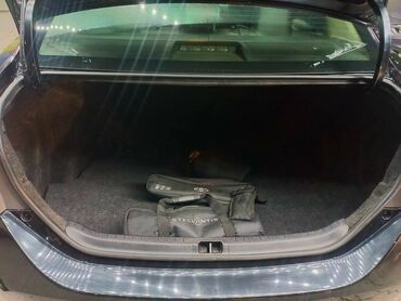 Avtomobil salonu üçün digər detallar: Toyota Corolla sedan – salon və təchizat - Rəng: qara salon — 3