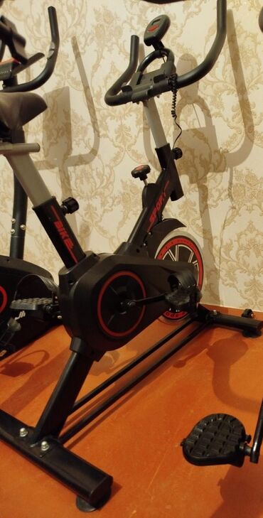 Маски, очки: Velotrinajorlar satılır. Bir neçə ədəd var hər biri təzədən seçilmir
