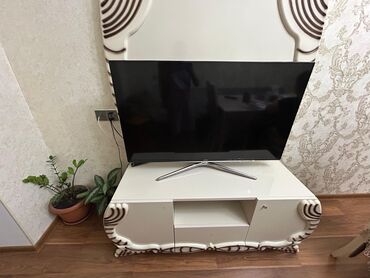 tv stand alçıpan: İşlənmiş, Düz TV altlığı, Polkalı, Taxtalı, Türkiyə