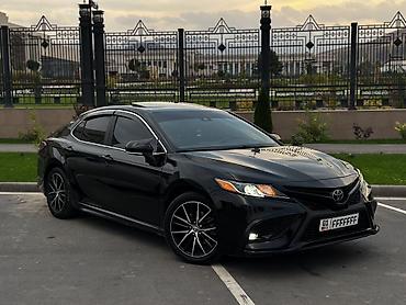 Toyota Camry: 2021 г., 2.5 л, Автомат, Бензин, Седан