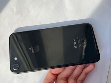 новый телефоны: IPhone 8, Б/у, 128 ГБ, Черный, Зарядное устройство, Защитное стекло, 76 %