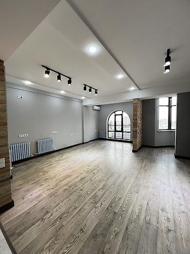 Аренда офисов, 53 м², В частном доме, 1 линия, С оборудованием, С отдельной кухней