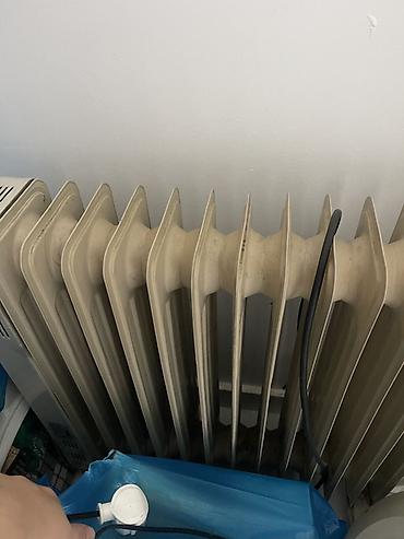islənmis radiyator: Yağlı radiator (elektrikli) Elde 2 eded var 2 si biryerde 80 manat — 1