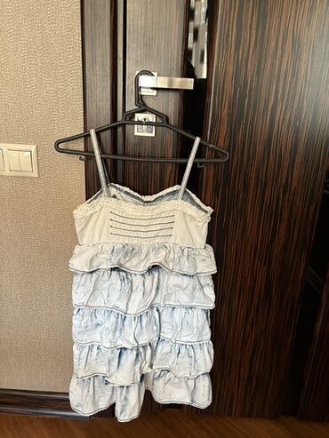 Kabrolar: Bir paket məhsul: 1) Telefon qabları (4 ədəd): - Qırmızı, diaqonal — 3