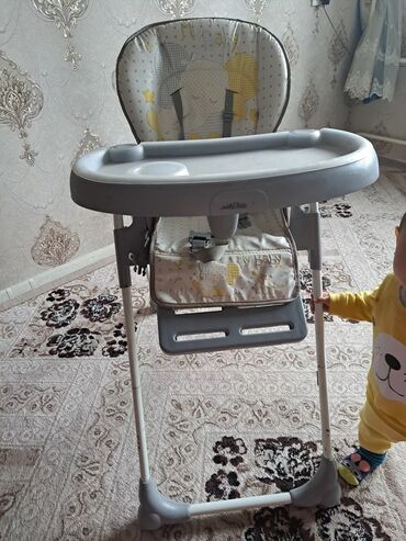 сколько стоит детский столик со стульчиком: Тамактандыруучу отургуч Кыздар үчүн, Балдар үчүн, Колдонулган
