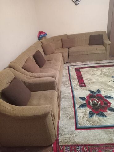 стол в кабинет руководителя: Künc divan, Divan