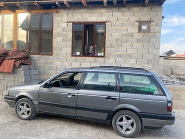 Volkswagen: Volkswagen Passat: 1990 г., 1.8 л, Механика, Бензин, Универсал