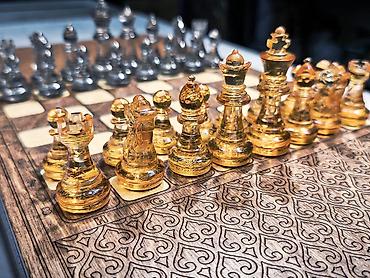 Шахматы: Набор 2в1шахматы+нарды, с резной деревянной доской и фигурками из — 4