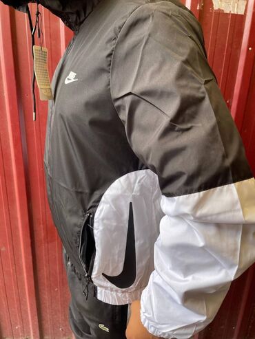 Jakne za prelazni period: Muške jakne za jesen tanji S,M,L,XL,XXL veličine za 5500 din
pb — 9