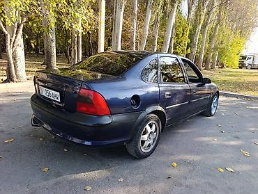 рино тешка 520: Opel Vectra: 1998 г., 2 л, Механика, Бензин, Седан — 4
