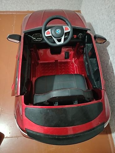 elektrikli maşınlar: Uşaq üçün elektrikli miniatür avtomobil – qırmızı rəngdə, krossover — 6