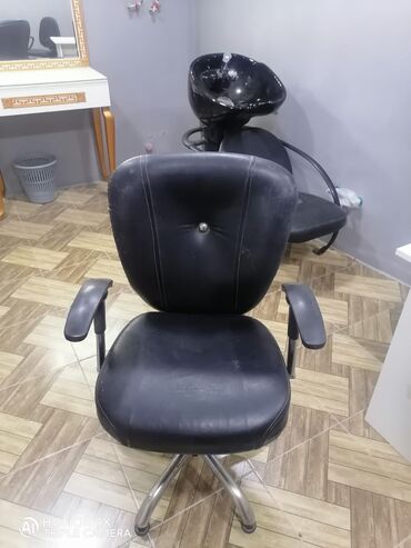 Salon, tibbi kreslolar: 40azn.Salon kreslosu.Tecili salon bağlanır deye satılır.Unvan