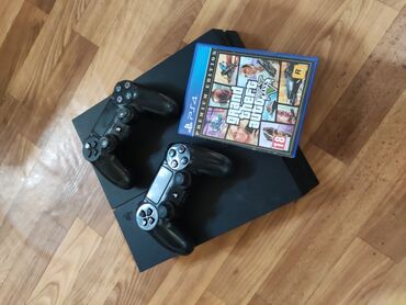 пле: Продаю PS4FAT версия пользовались мало два геймпада диск гта5