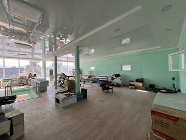 дом в районе аламединского рынка: Продаю Магазин Отдельностоящий магазин, 400 м², Утеплен, 2 этаж