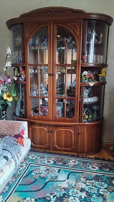 qoz: Klassik vitrinli bufet - Material: taxta əsaslı korpus, parlaq lak — 1