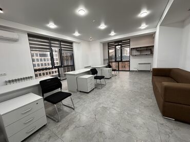 Офисы: Сдаю Офис, 173 м², В бизнес центре, 1 линия — 14