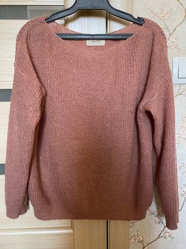 женские легкие свитера: Женский свитер S (EU 36), цвет - Черный