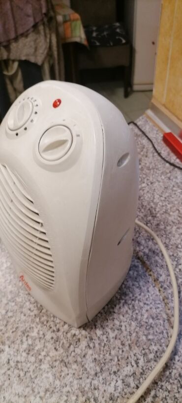 Kaloriferi: Grejalica Ardes 2000w ispravna
Mirjevo na lalafo.rs — 8 Kaloriferi: Grejalica Ardes 2000w ispravna
Mirjevo — 8