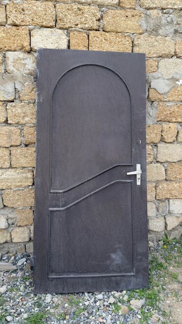 seyf qapi ikinci el: Для квартиры Б/у Входная дверь С глазком, Без гарантии, Самовывоз at lalafo.az seyf qapi ikinci el: Для квартиры Б/у Входная дверь С глазком, Без гарантии, Самовывоз