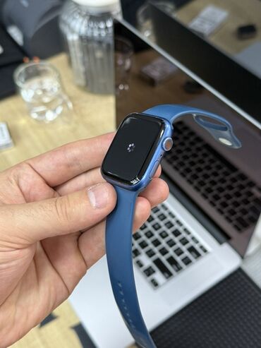 Apple Watch 7/45 Blue Yaxshi veziyyetdedir. az maz ciziglari var