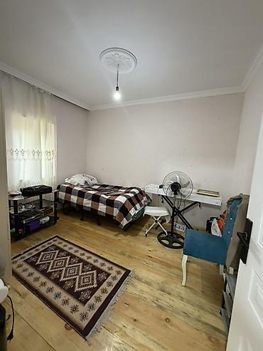 sabran ev satilir: 3 otaqlı, 65 kv. m, Orta təmir — 2