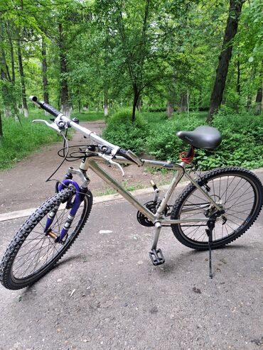 Велосипеды: Продаю велосипед с алюминиевой рамойвелосипед лёгкий, довольно