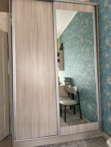 шкаф для одежды купе: Купе шкаф, Колдонулган, Күзгүсү менен, ЛДСП