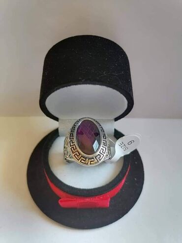 Prstenje: Cena: 1100din
Veličina 8 9 10 — 3