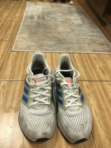 kişi üçün velür idman kostyumları: Salam.original adidas yoxlatdira bilersiniz.Cırıgısokuyu,hec bir pis
