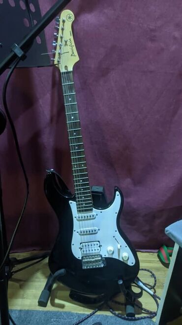 гитара продаю: Продаю электрогитару Yamaha Pacifica 012