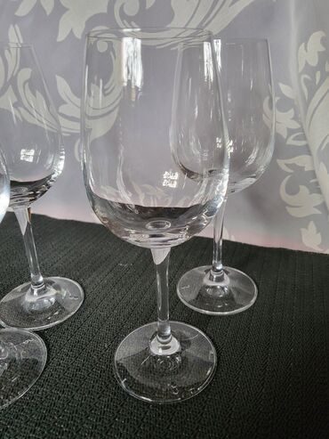 Čaše: Case nove,vintaz kristal za vino Montana Nemacka. Case tanji na lalafo.rs — 15 Čaše: Case nove,vintaz kristal za vino Montana Nemacka. Case tanji — 15