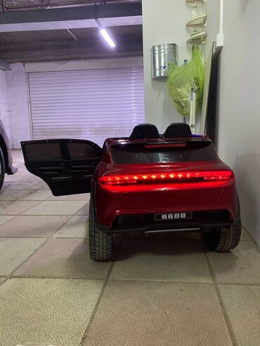 Uşaq üçün elektrik maşınları: Teze kimidir, az ve seliqeli istifade olunub, hec bir problemi yoxdur