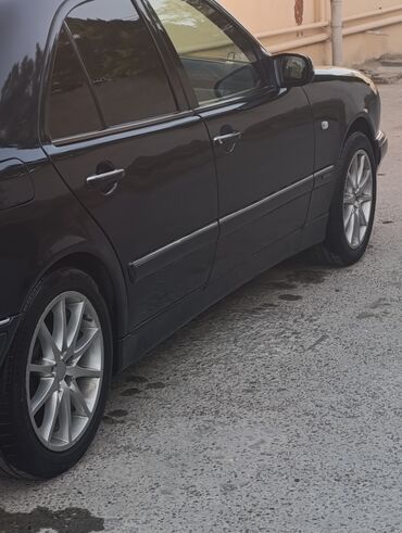 Диски: R17 disqi teker tekerler 225 50 r17 di cat svarka yoxdu barter var