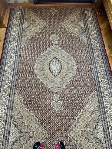 qaqa şekilleri: Xalça Kredit yoxdur