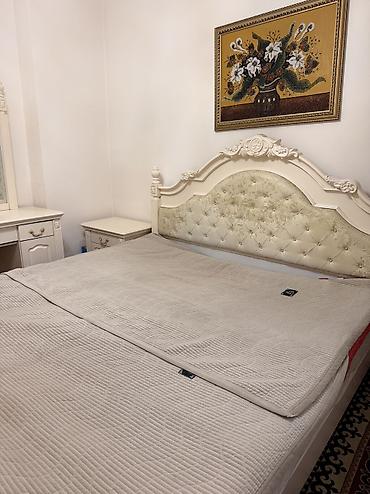 ашкана гарнитуру бу: Уктоочу бөлмө гарнитуру, Колдонулган, Эки кишилик керебет, Шкаф, Трюмо, Италия, МДФ, Өзү алып кетүү, түсү - Ак — 2