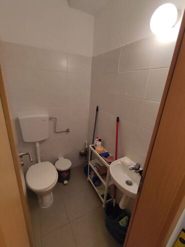 Poslovni prostor: Izdajem Lokal 13m2 Ratka Mitrovica - Perfektan Izdajem Lokal 13m2 na — 5