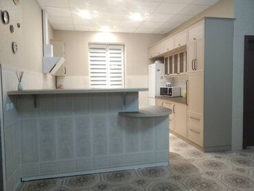 Продажа домов: Дом, 280 м², 8 комнат, Собственник — 21