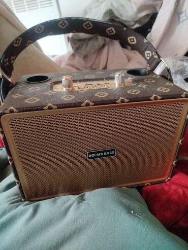 bluetooth колонка большая: Портативная акустическая колонка BOOMS BASS в ретро‑дизайне. -