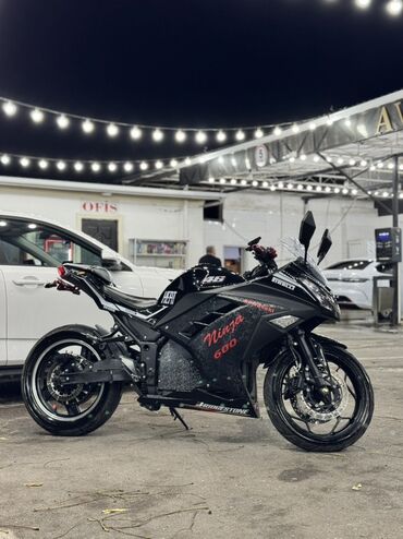 Motosikletlər: Kawasaki - Ninja 600, 600 sm3 — 1
