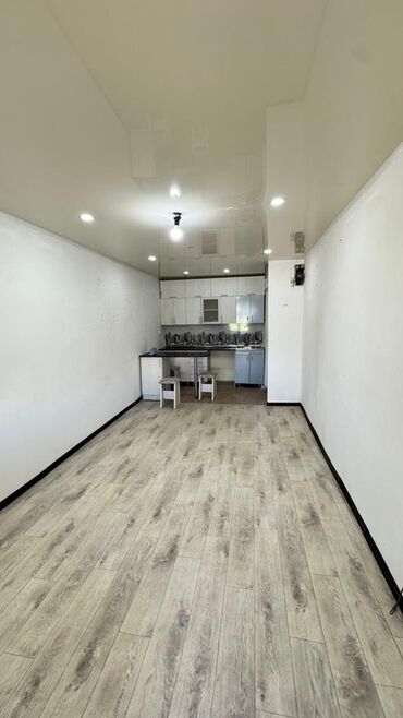 продам 1 комнатную квартиру в бишкеке: 1 бөлмө, 22 кв. м, Жатакана жана мейманкана түрүндө, 3 кабат, Косметикалык ремонт