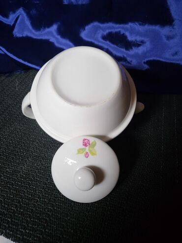 Čajnici: Bokalcic nov porcelanski. Bokal,sve na njemu odsjaj od svetla na lalafo.rs — 7 Čajnici: Bokalcic nov porcelanski. Bokal,sve na njemu odsjaj od svetla — 7