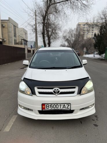 рассмотрим варианты: Toyota Ipsum: 2001 г., 2.4 л, Автомат, Бензин, Минивэн