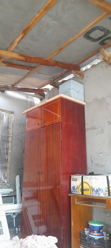 купить бу кровать с матрасом: Продам шкаф с антресолью. На одной из дверей есть зеркало. Цена 3500с