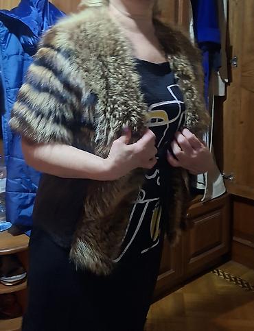 Üst geyimi: Qadın üçün qısa xəzli jilet - Model: qolsuz, önü açıq, belə qədər — 3