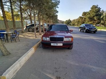 фольксваген новый кузов: İli 1989. Motor 2.0 benzin. Avtomobil təzə boyalanıb. İlinə görə yaxşı