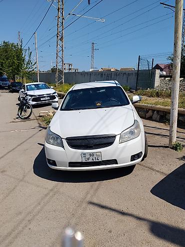 4 bolt 16 disk teker: Chevrolet Epica, ağ rəng, sedan masin otur sur masindi sekilde — 2