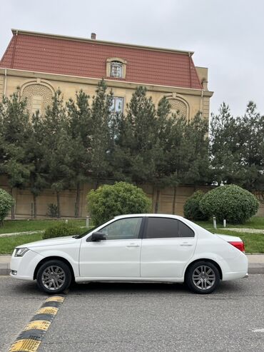 Iran Khodro: Iran Khodro : 1.7 l | 2018 il 299000 km Sedan — 5