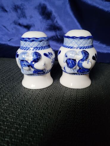 Kuhinjski setovi: Slanik nov delft holandski rucno oslikan iz 70ih. Mere za jedan,drugi — 2