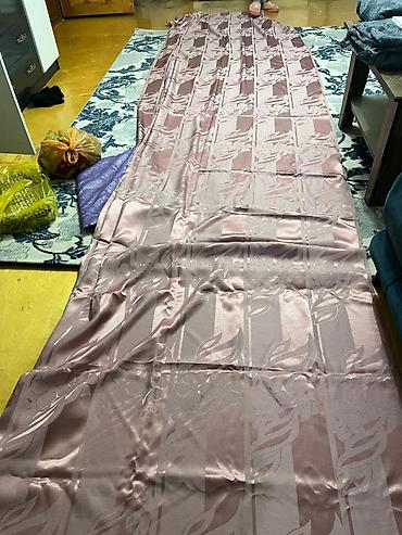 Parçalar: Parça eni-1m56sm,uzunu5m20sm Rəng: Pudra-şampan tonlarında, yüngül — 3